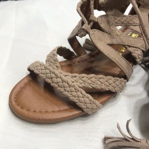 Sonoma gladiator sandals size 6M